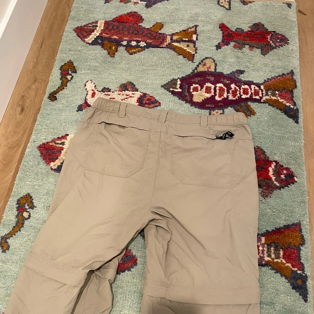 The North Face Men’s Hiking Convertible Zip Off Pants Shorts